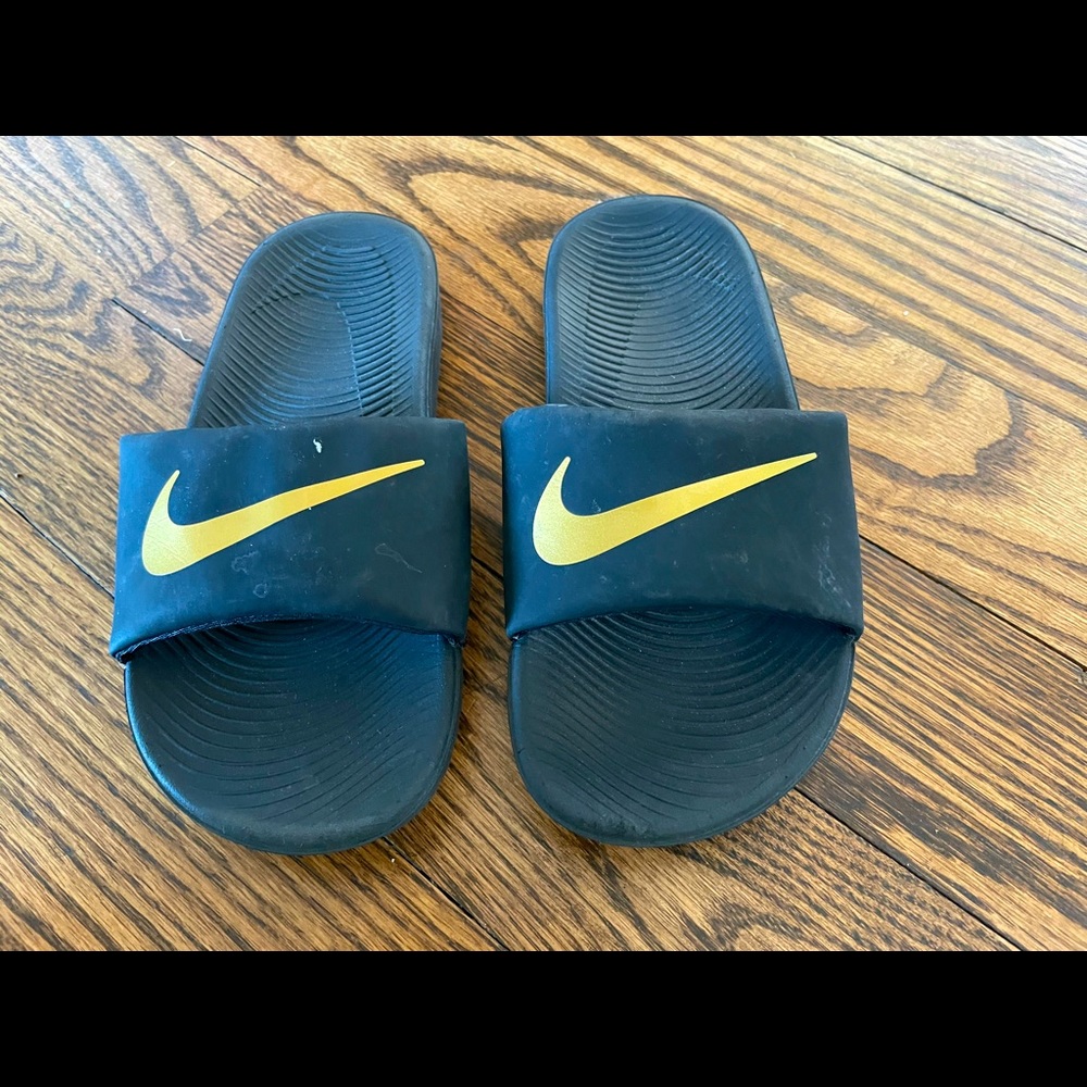 Nike black/gold slides sandals size 1Y